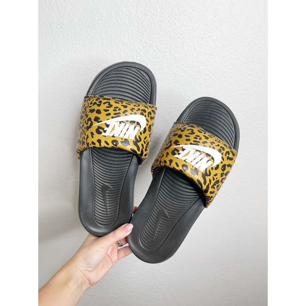 Nike‎ Leopard Womens Slide Sandals Size 9